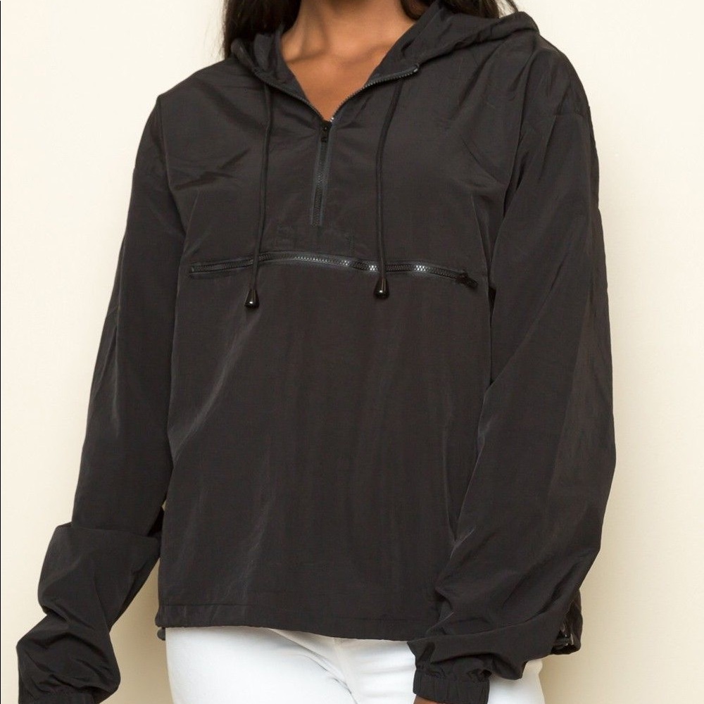 Brandy Melville Andrea Windbreaker Black